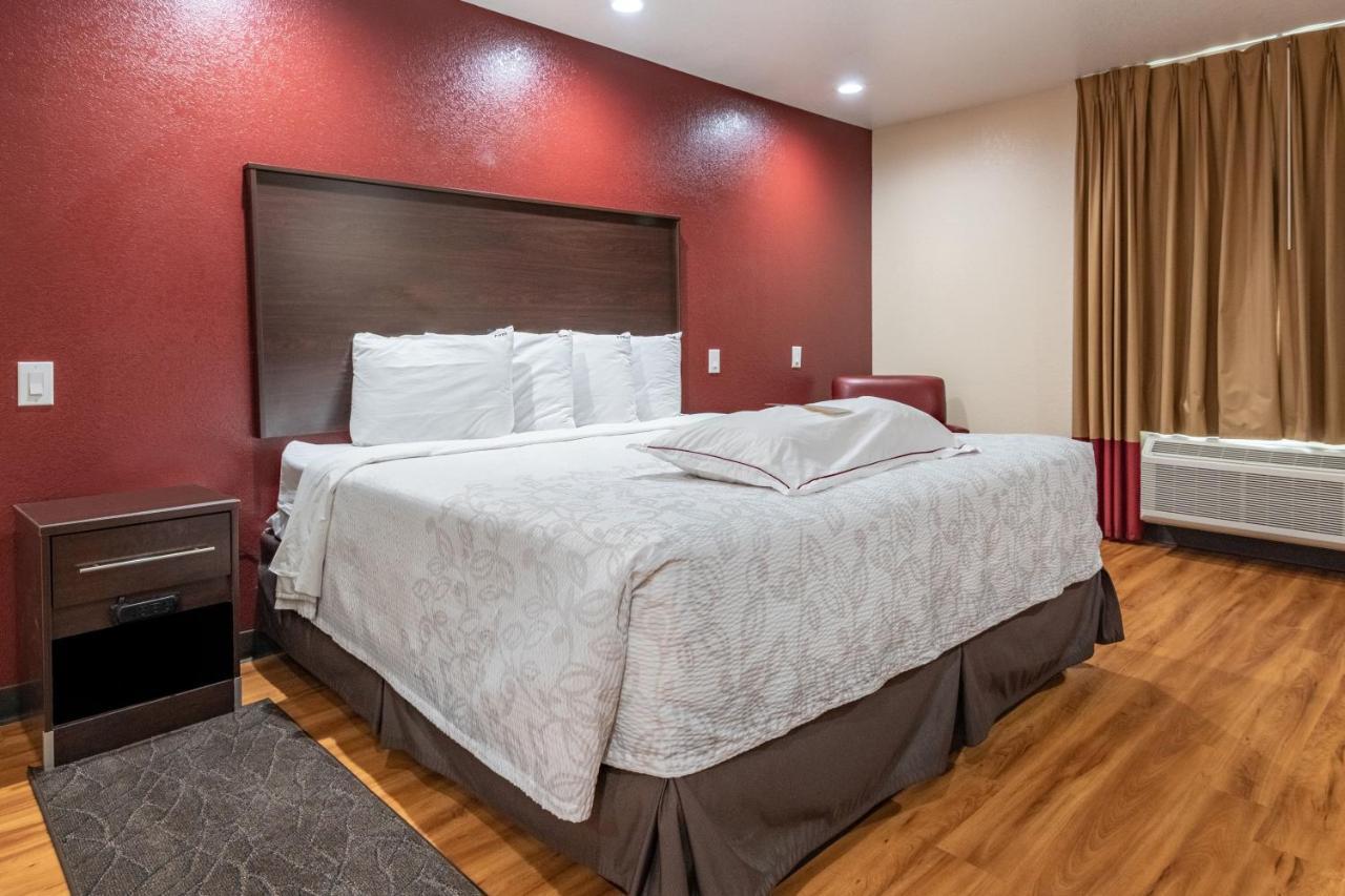 Red Roof Inn Plus+ Fort Worth - Burleson Bagian luar foto