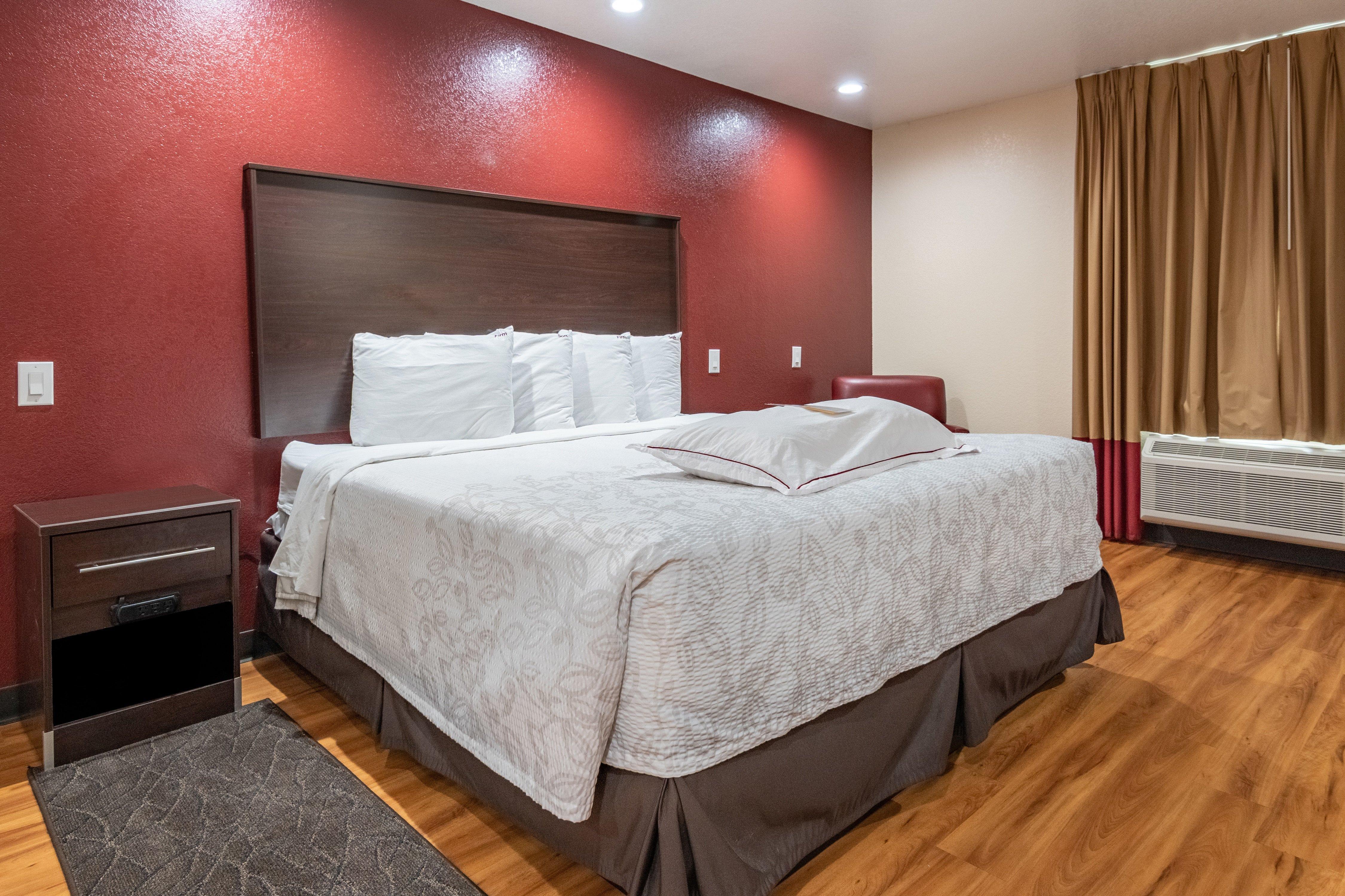 Red Roof Inn Plus+ Fort Worth - Burleson Bagian luar foto