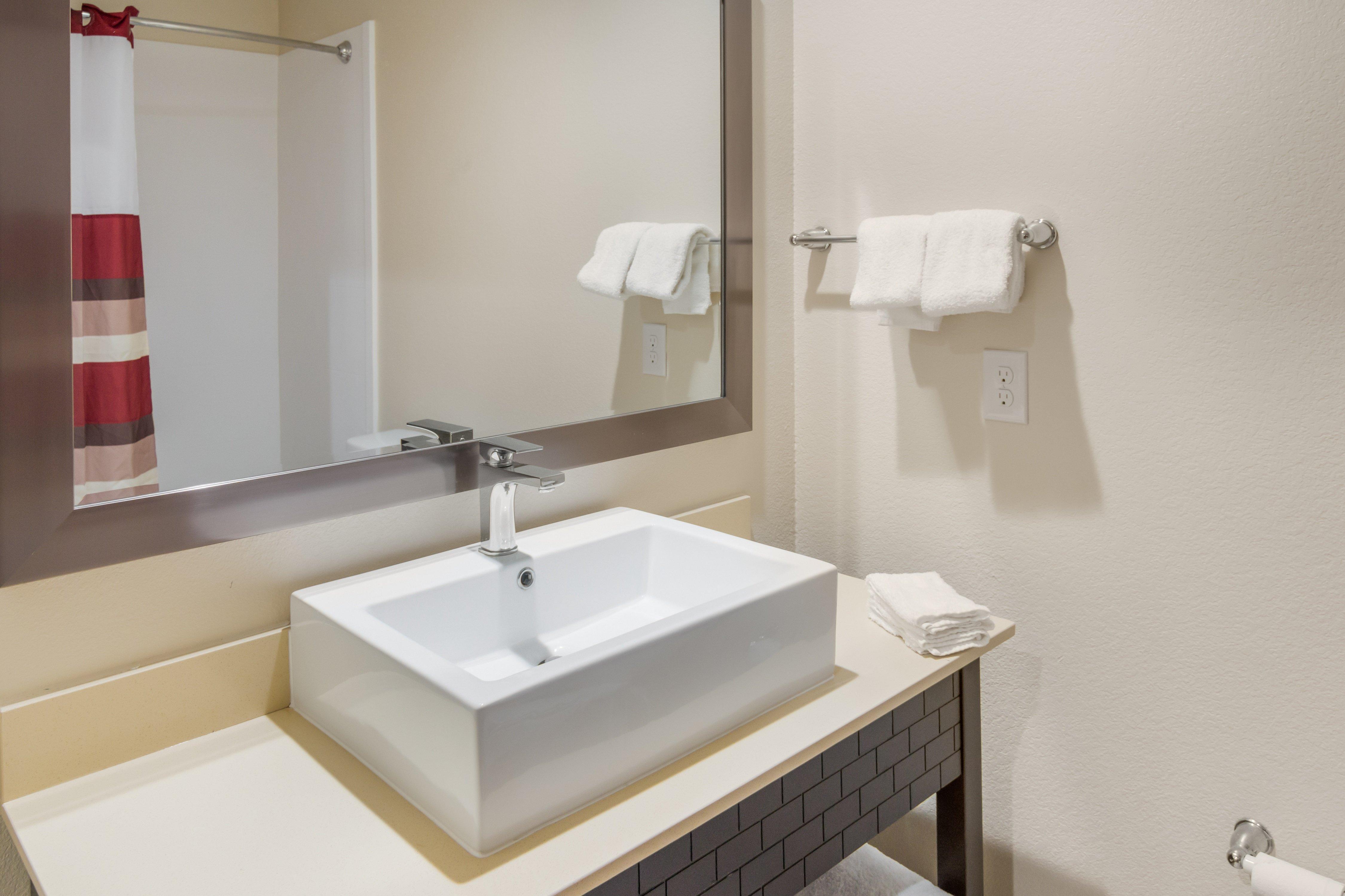Red Roof Inn Plus+ Fort Worth - Burleson Bagian luar foto