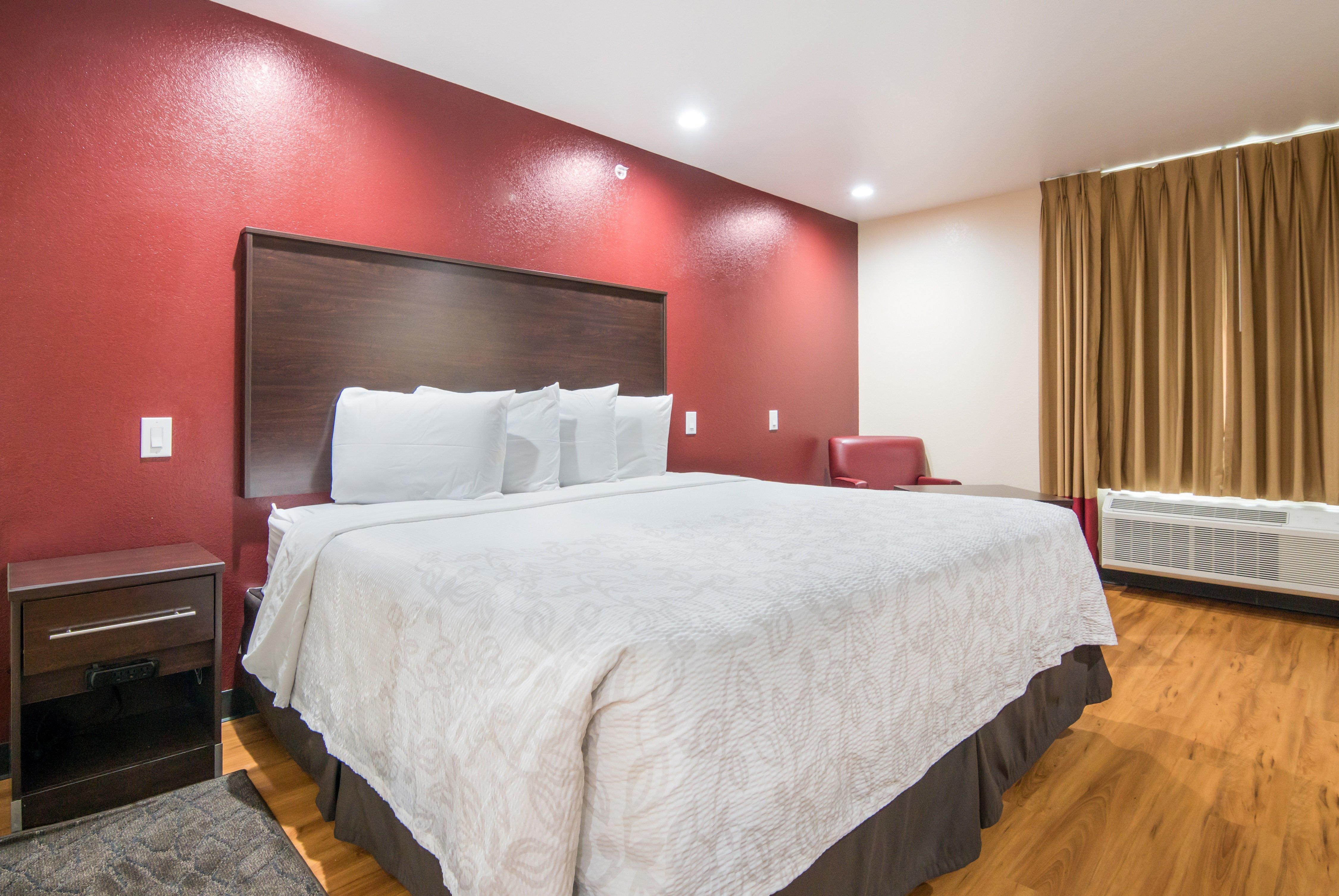 Red Roof Inn Plus+ Fort Worth - Burleson Bagian luar foto