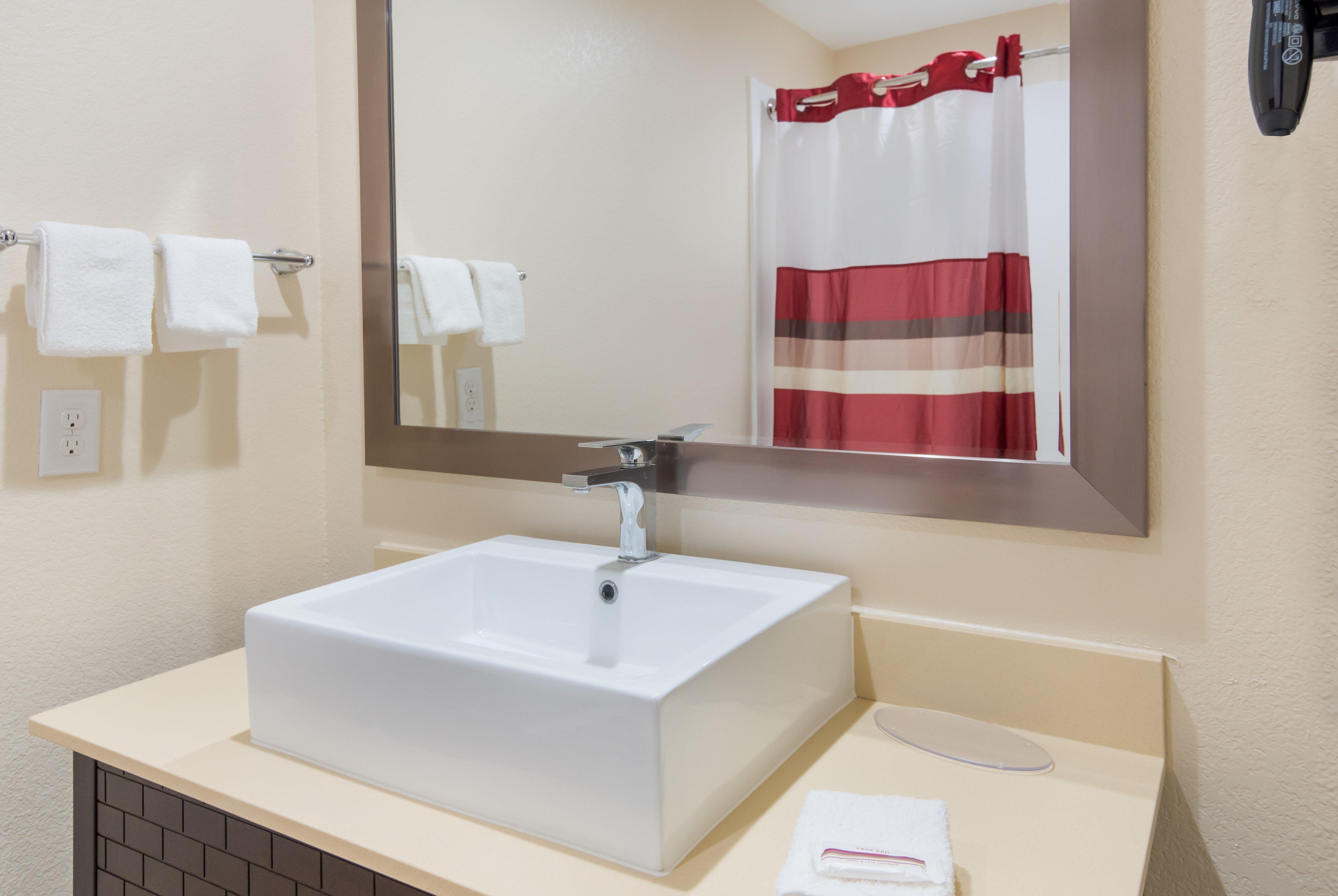 Red Roof Inn Plus+ Fort Worth - Burleson Bagian luar foto