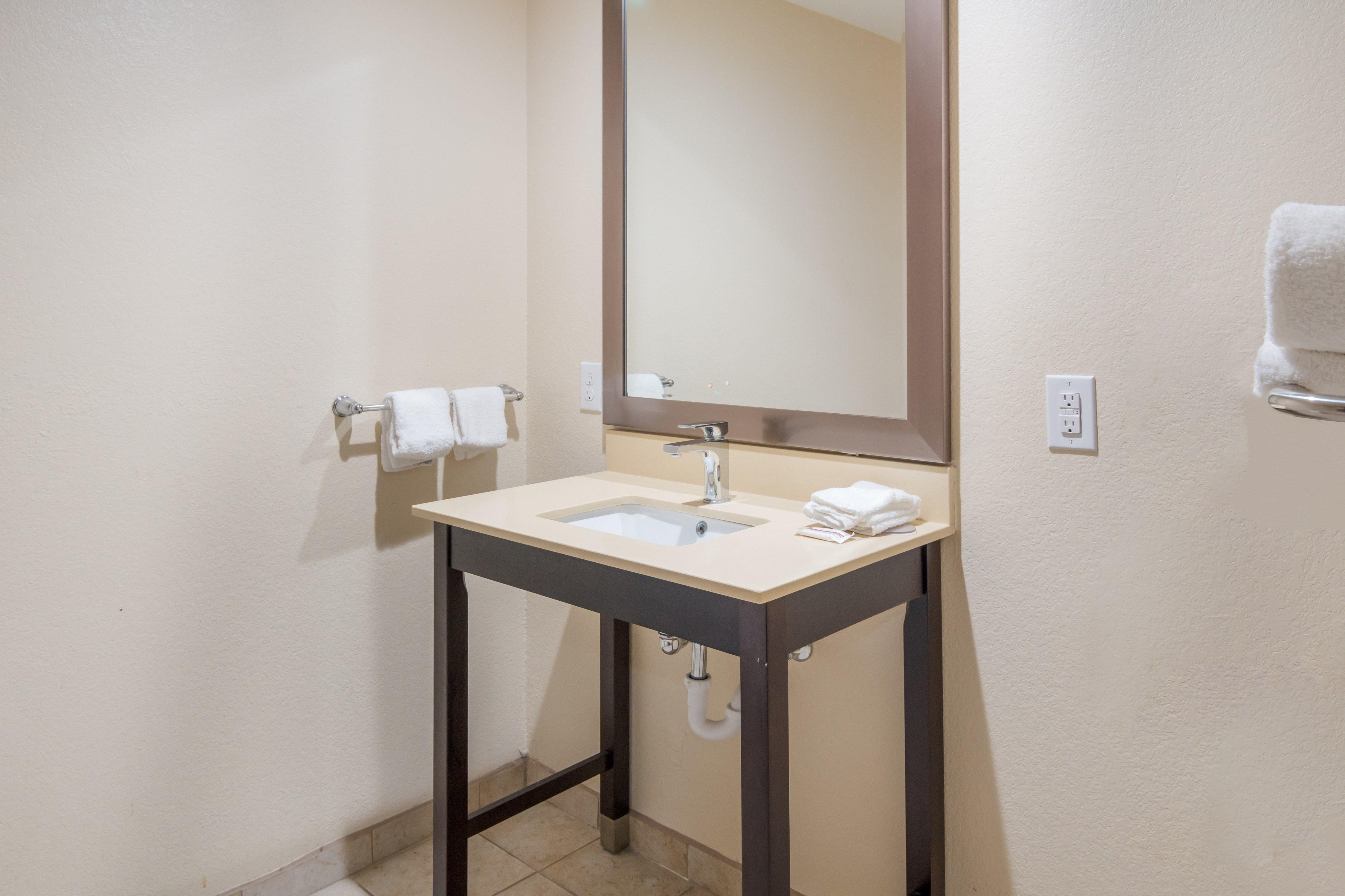 Red Roof Inn Plus+ Fort Worth - Burleson Bagian luar foto
