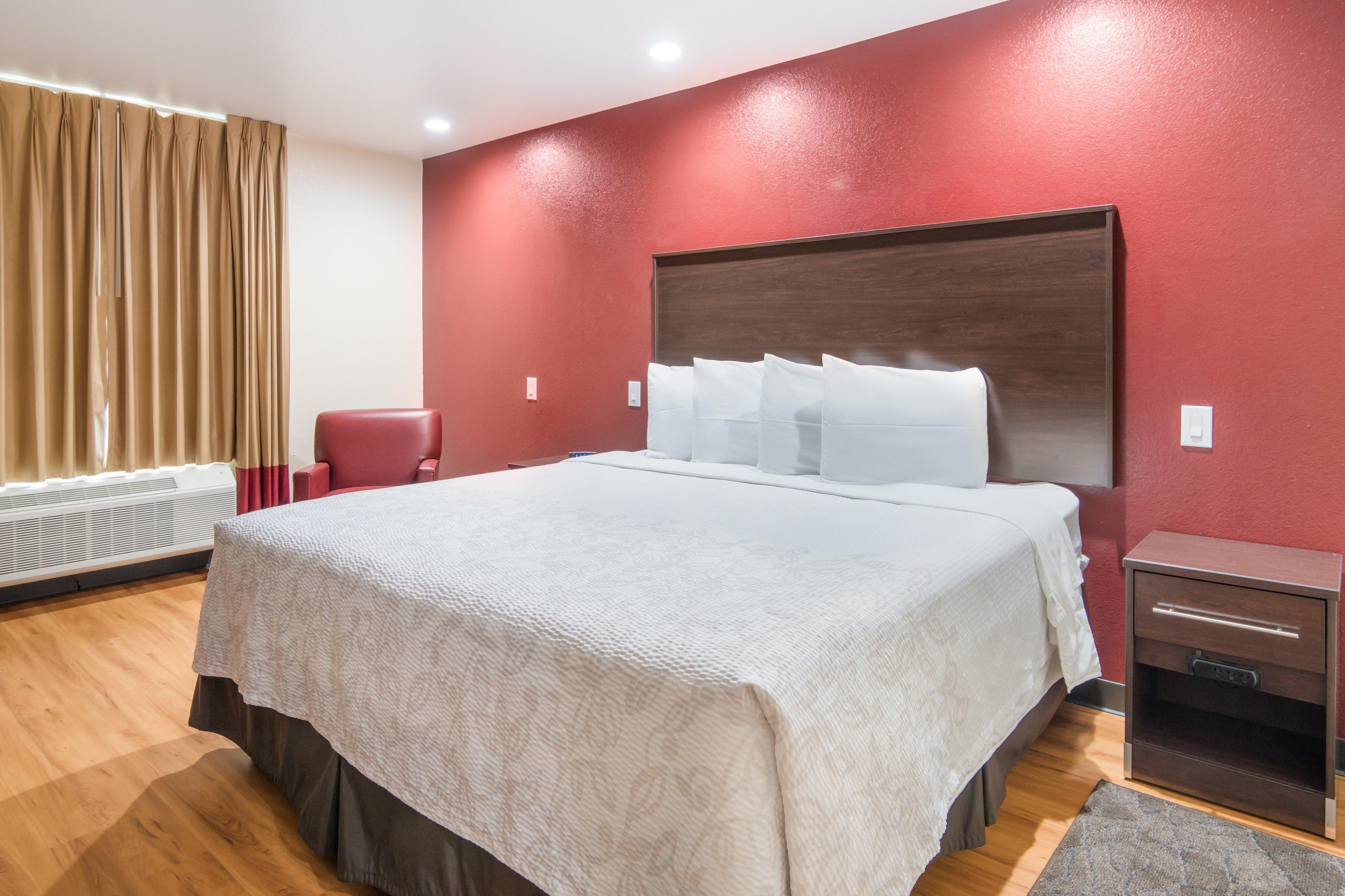 Red Roof Inn Plus+ Fort Worth - Burleson Bagian luar foto